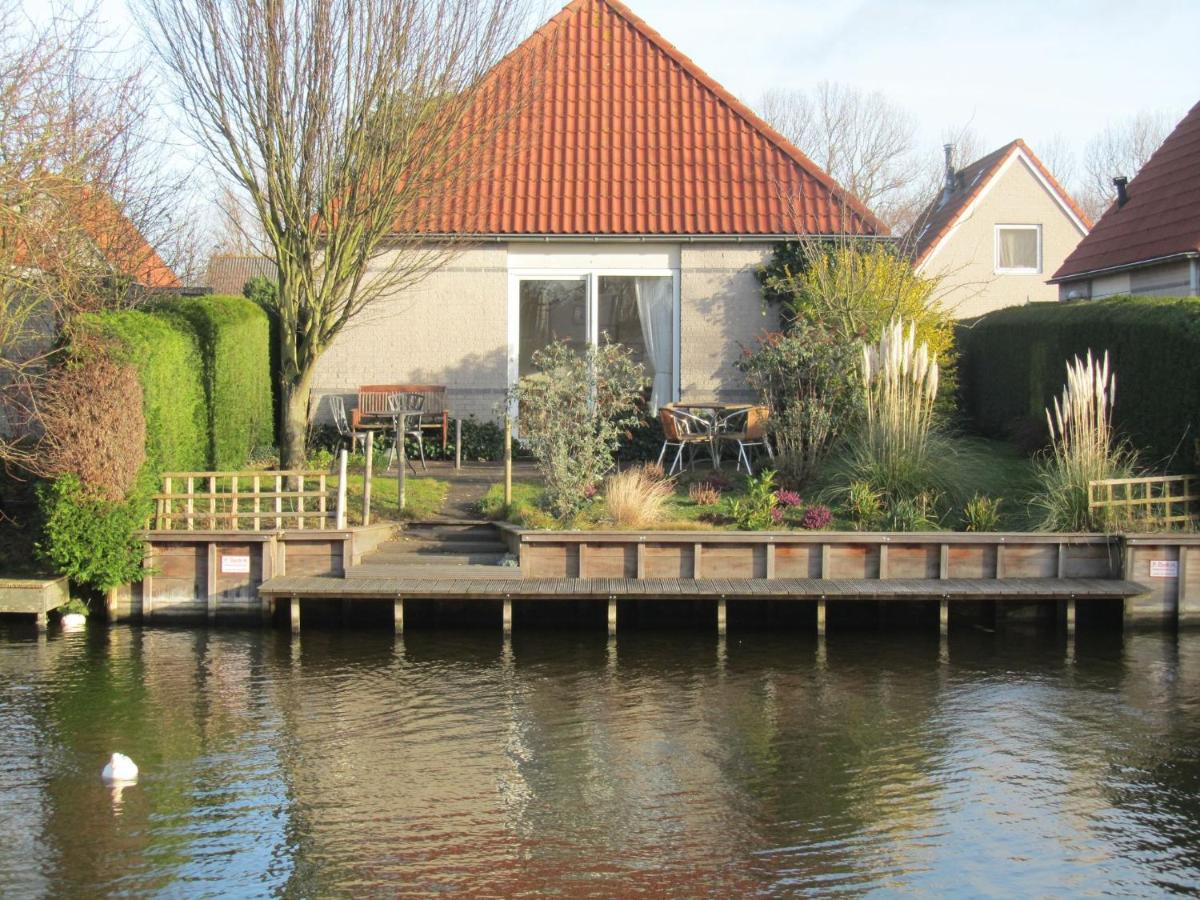 Detached Bungalow With Dishwasher At The Water เมเดมบลิค ภายนอก รูปภาพ